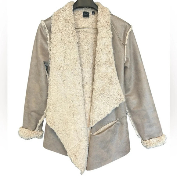 Saks 5th  Avenue faux suede Sherpa jacket size S In excellent condition - Picture 1 of 9